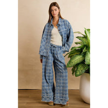 Load image into Gallery viewer, FRAYED DETAIL PLAID WIDE LEG JEANS