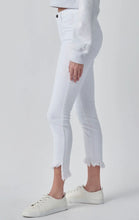 Load image into Gallery viewer, Cello White Crop Jean With Fray Hem
