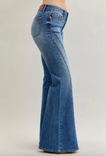 Load image into Gallery viewer, Judy Blue MR Double Angular Seam Flare
