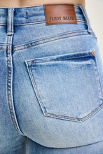 Load image into Gallery viewer, Judy Blue HW Tummy Control Contrast Straight
