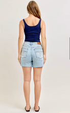 Load image into Gallery viewer, Judy Blue MR Rigid Magic Dad Short
