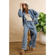 Load image into Gallery viewer, FRAYED DETAIL PLAID WIDE LEG JEANS
