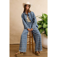 Load image into Gallery viewer, FRAYED DETAIL PLAID WIDE LEG JEANS
