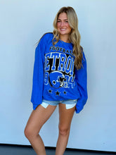 Load image into Gallery viewer, Detroit Blue Oversized Print Sweatshirt
