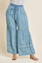 Load image into Gallery viewer, Light Denim Tiered Wide Leg Pants
